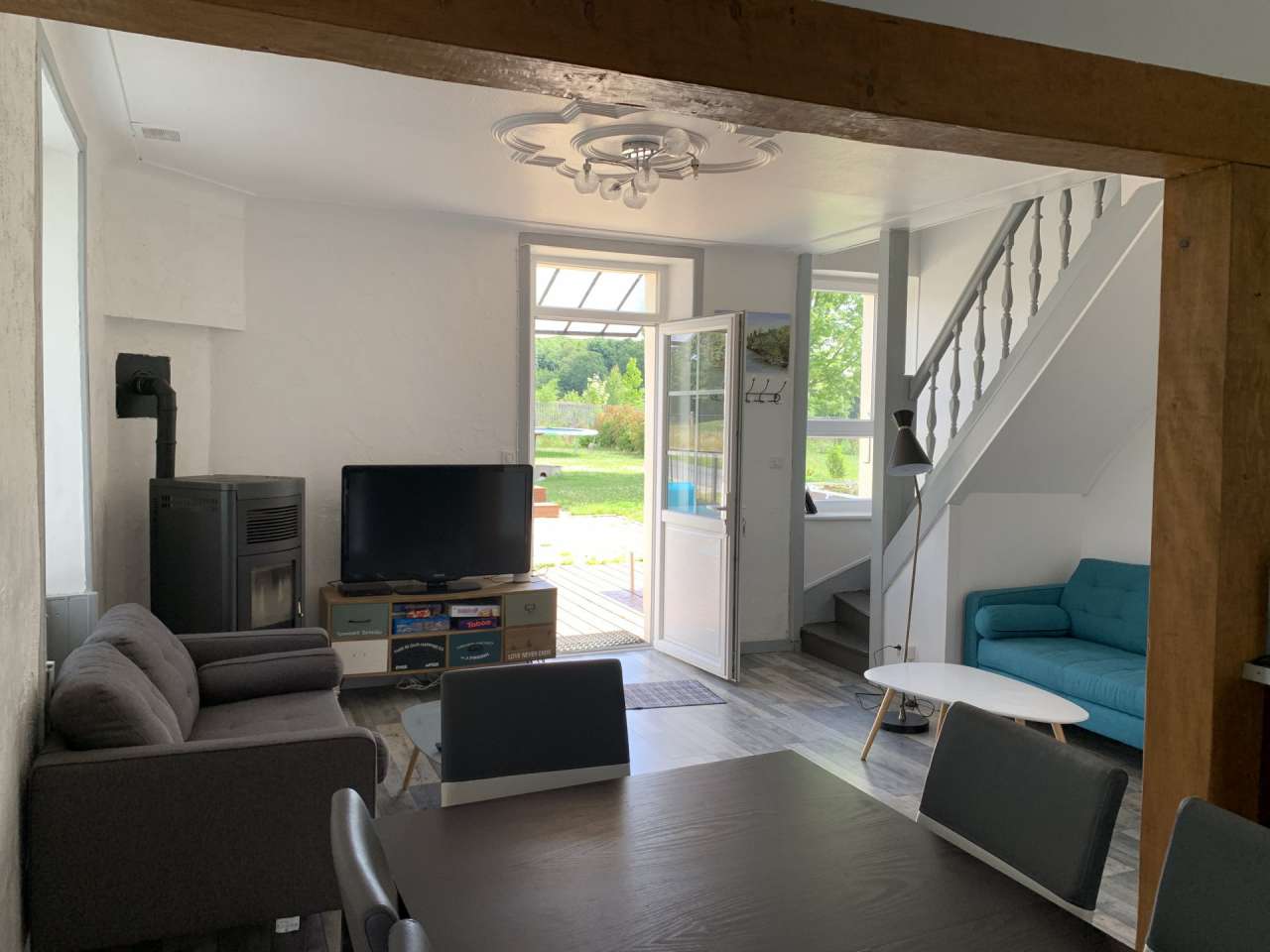 Beautiful 8 bedroom stone built country house, with a total living area of