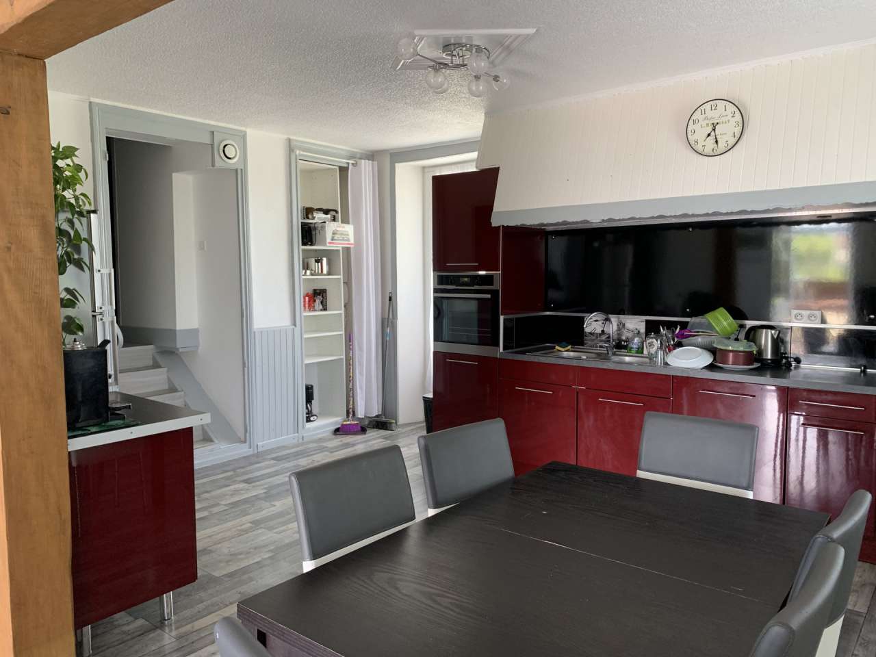 Beautiful 8 bedroom stone built country house, with a total living area of