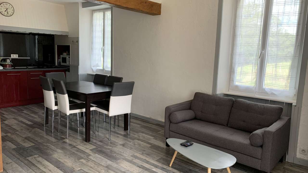 Beautiful 8 bedroom stone built country house, with a total living area of