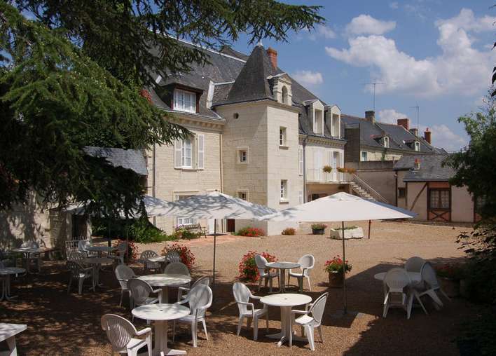 Unique opportunity to acquire an outstanding real estate complex of 3 build