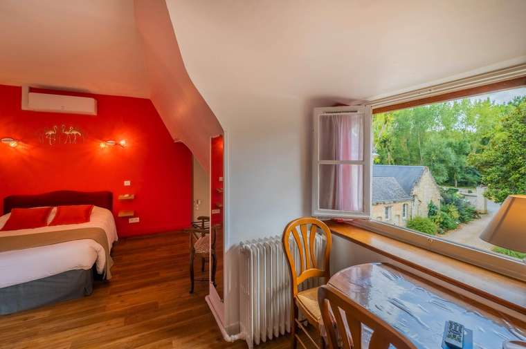 Unique opportunity to acquire an outstanding real estate complex of 3 build