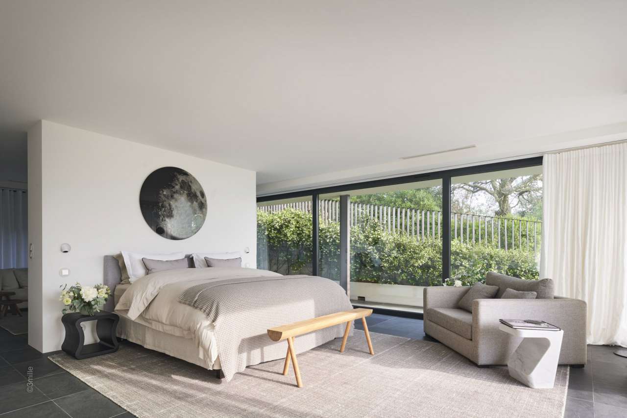 Luxurious 6 bedroom architect designed villa, with a vast total living area