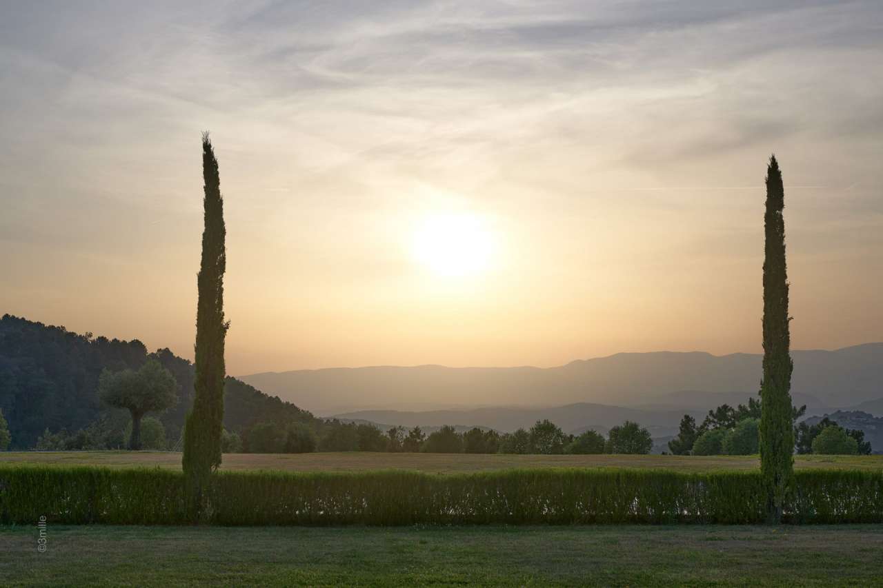 Luxurious 6 bedroom architect designed villa, with a vast total living area