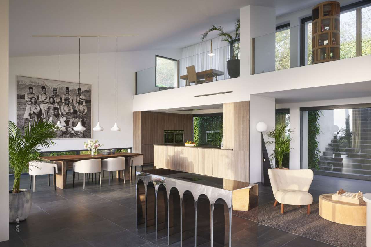 Luxurious 6 bedroom architect designed villa, with a vast total living area