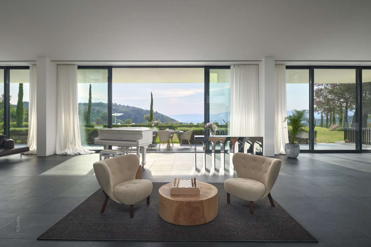 Luxurious 6 bedroom architect designed villa, with a vast total living area