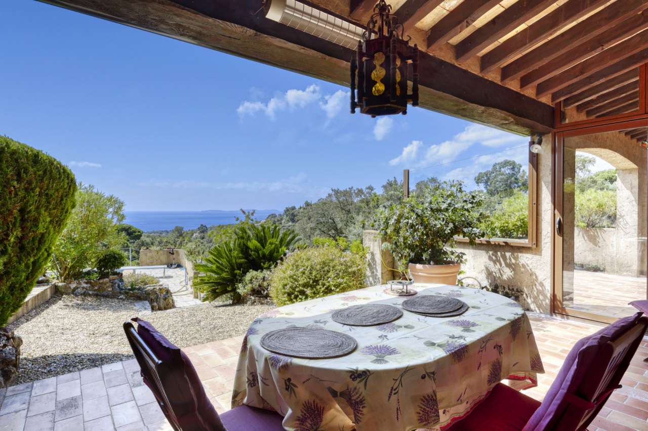 With stunning sea views and ideally situated within a secure and closed dom