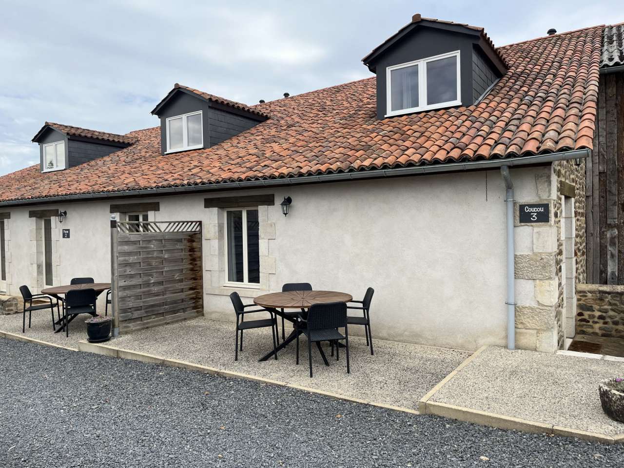 With excellent business and income opportunities, this spacious 14 bedroom