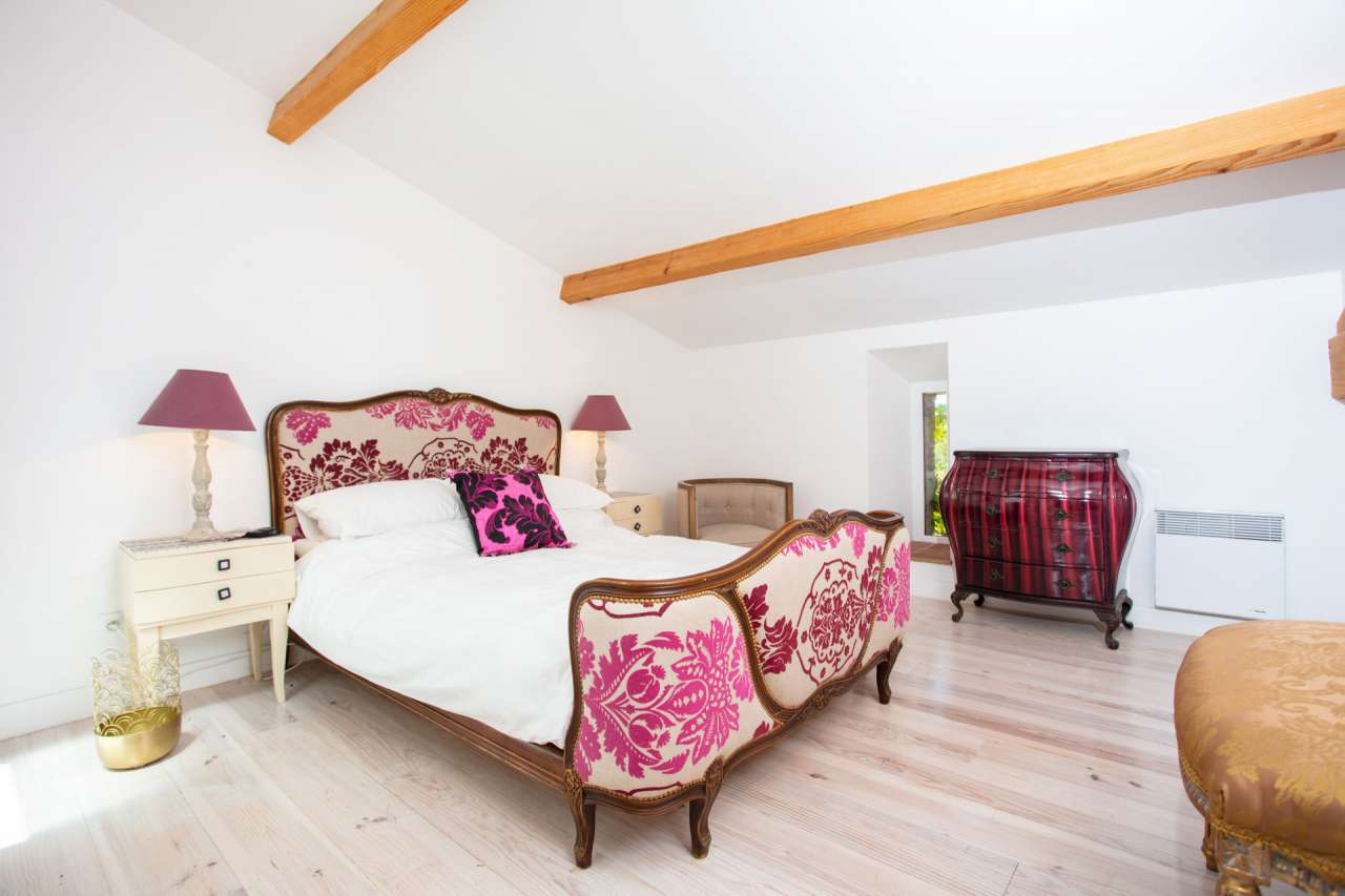 Grand, spacious and beautifully presented 12 bedroom Medieval chateau, whic