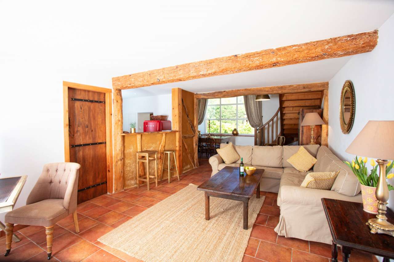 Grand, spacious and beautifully presented 12 bedroom Medieval chateau, whic