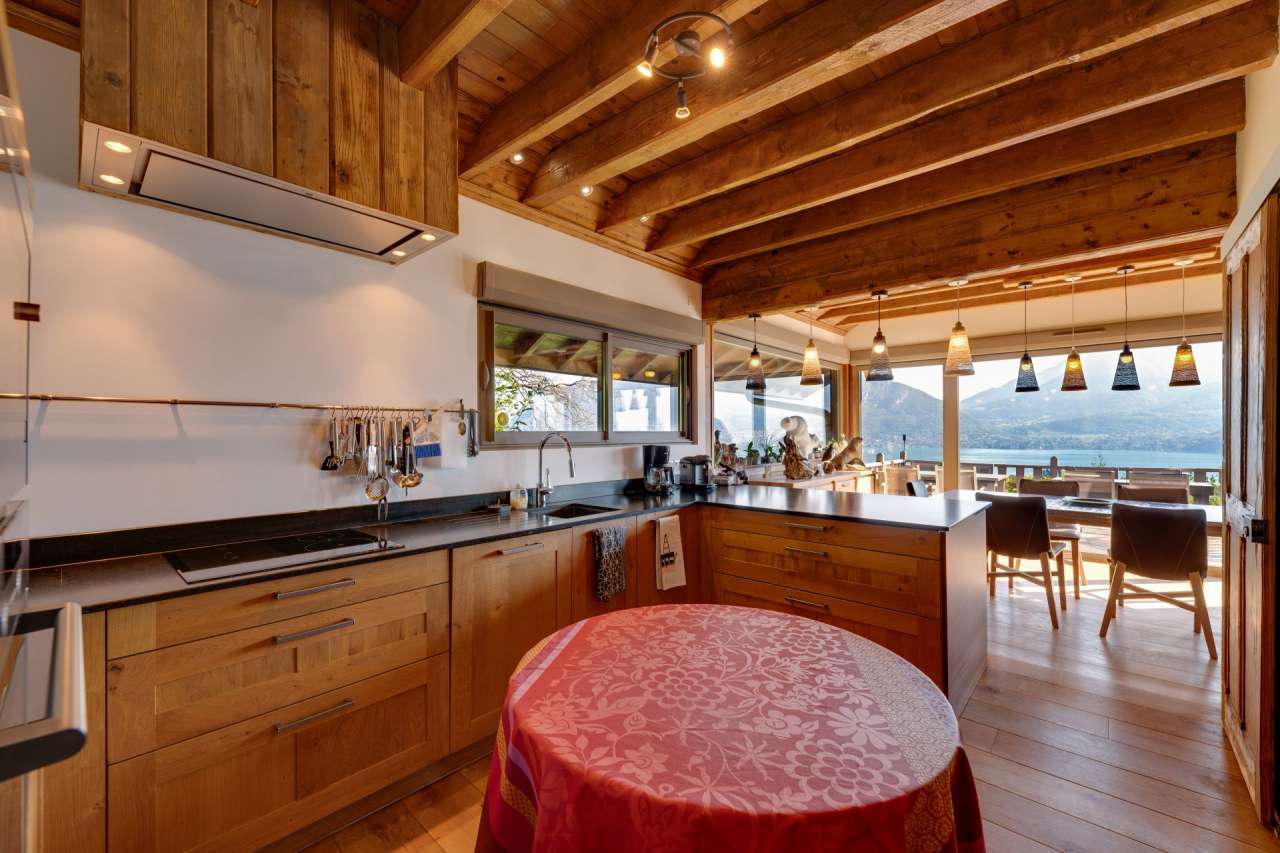 Absolutely enchanting 6 bedroom house with indoor pool, nestling in nearly