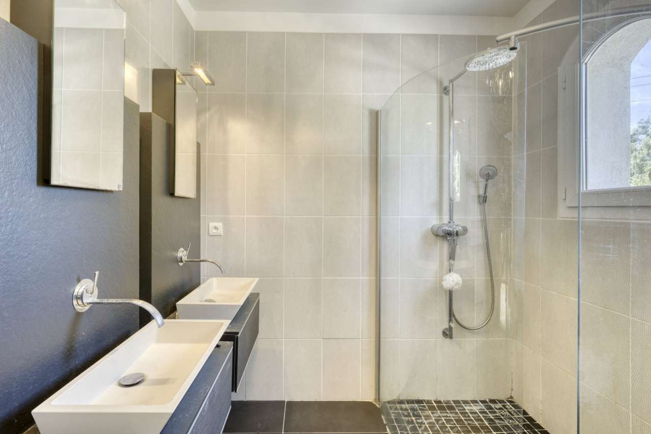 Charming 5 bedroom Provencal style home, which is ideally situated close to