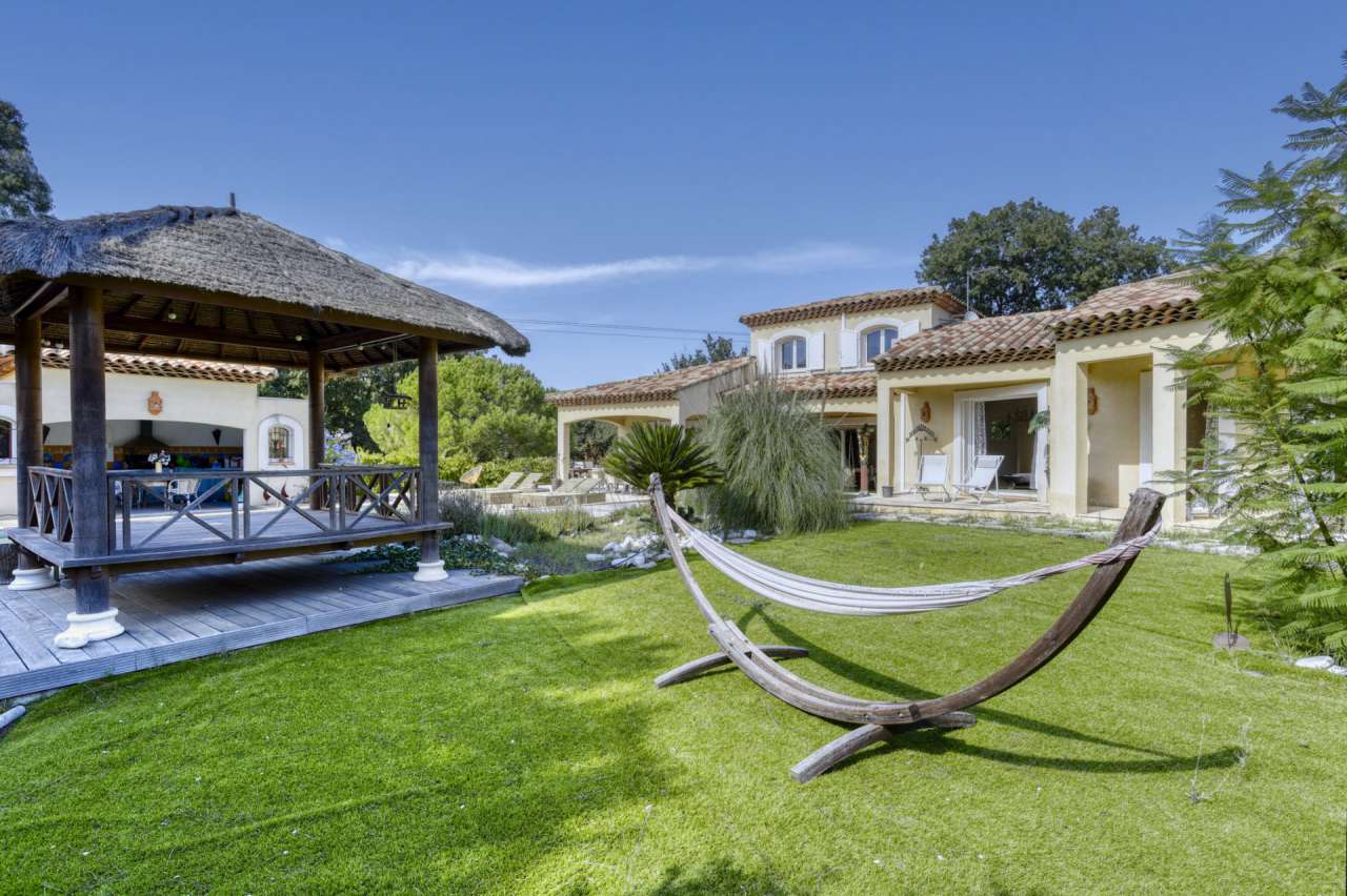 Charming 5 bedroom Provencal style home, which is ideally situated close to