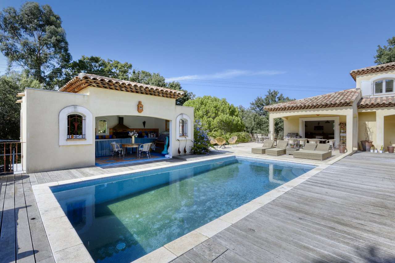 Charming 5 bedroom Provencal style home, which is ideally situated close to
