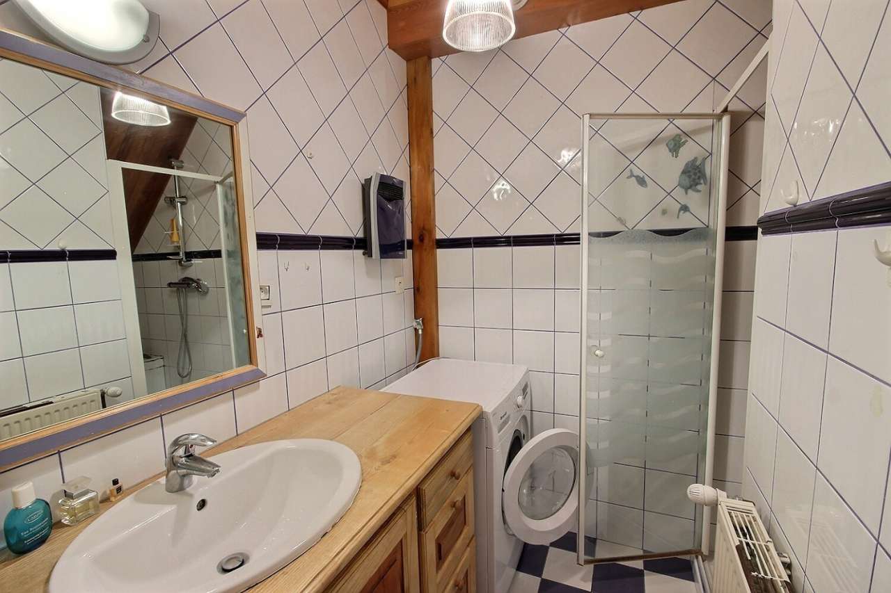 Structurally refurbished 3 bedroom house located in Bourg Saint Maurice, wi