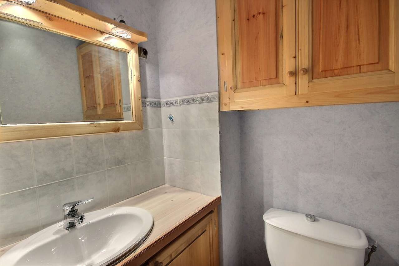 Structurally refurbished 3 bedroom house located in Bourg Saint Maurice, wi