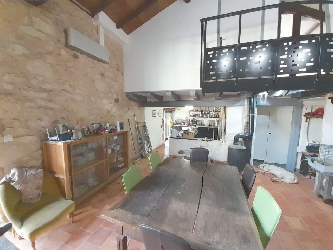 Ideally situated in a quiet location in Paulhiac, close to Monflanquin, set