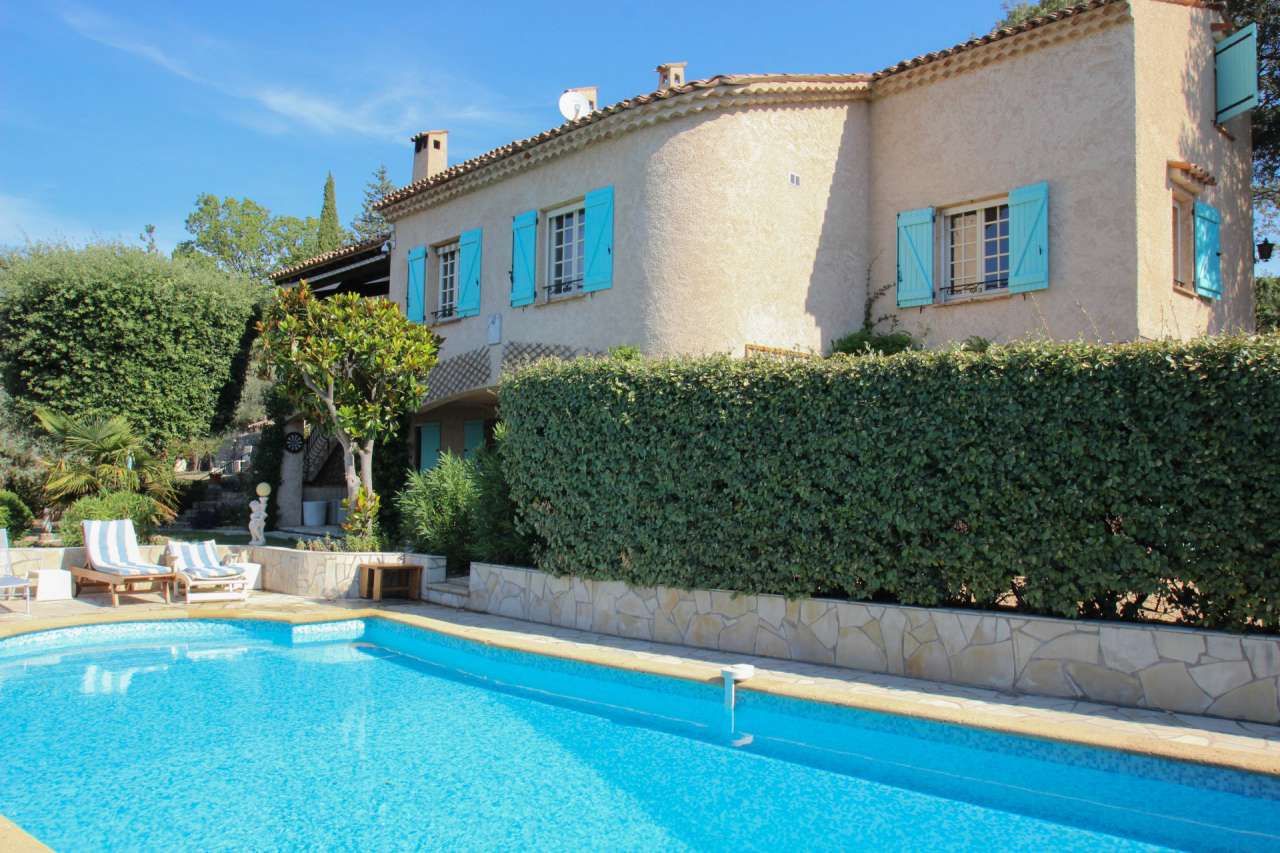 Beautifully presented 4 bedroom villa located in a quiet setting in Montaur
