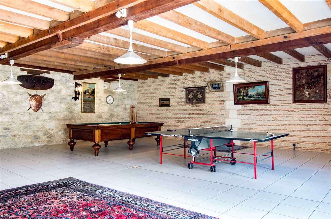 Immaculately presented and full of authentic character and charm, this supe