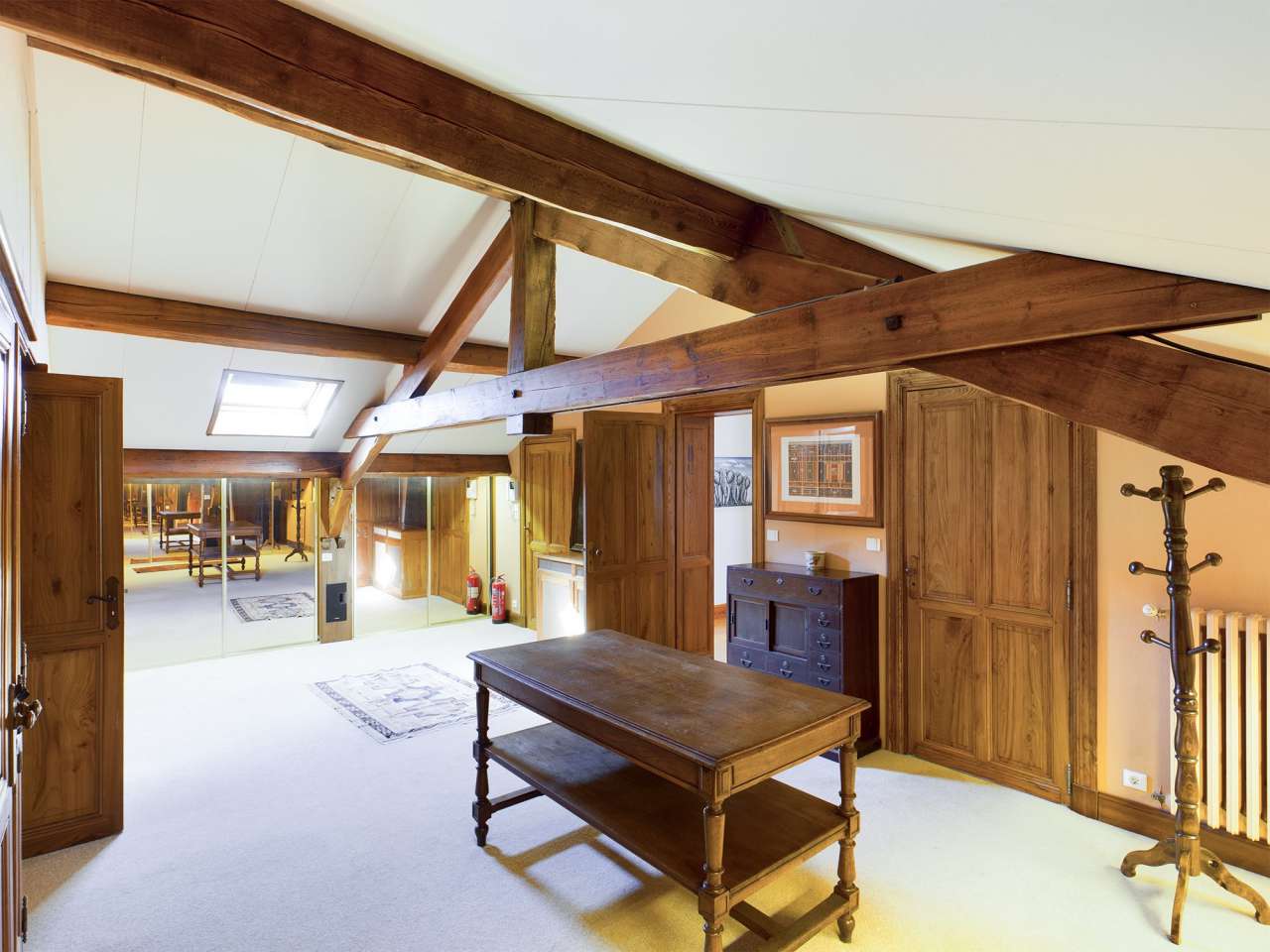 Immaculately presented and full of authentic character and charm, this supe