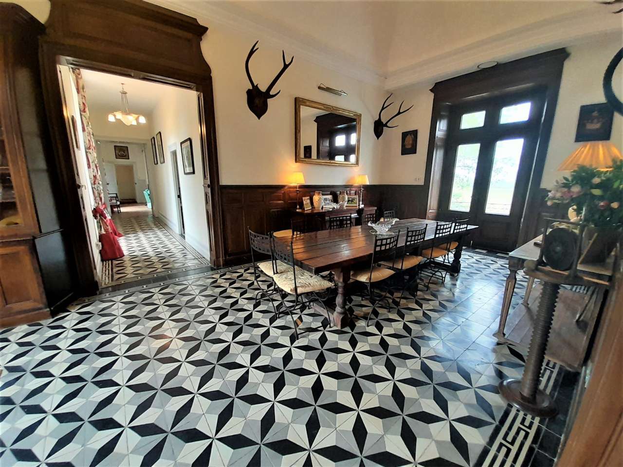 Wonderful opportunity to acquire a beautifully renovated historical 7 bedro