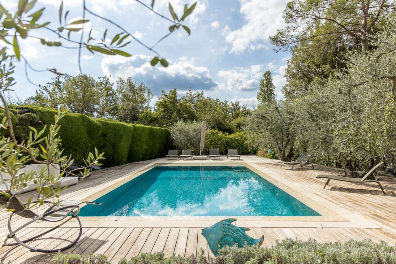 Ideally situated within total peace and quiet in Tourrettes sur Loup, this
