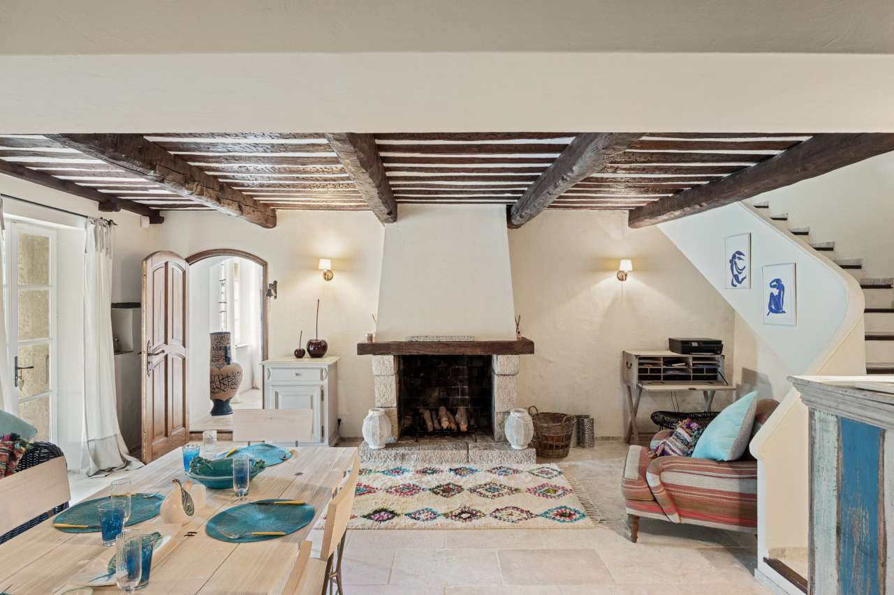 Ideally situated within total peace and quiet in Tourrettes sur Loup, this
