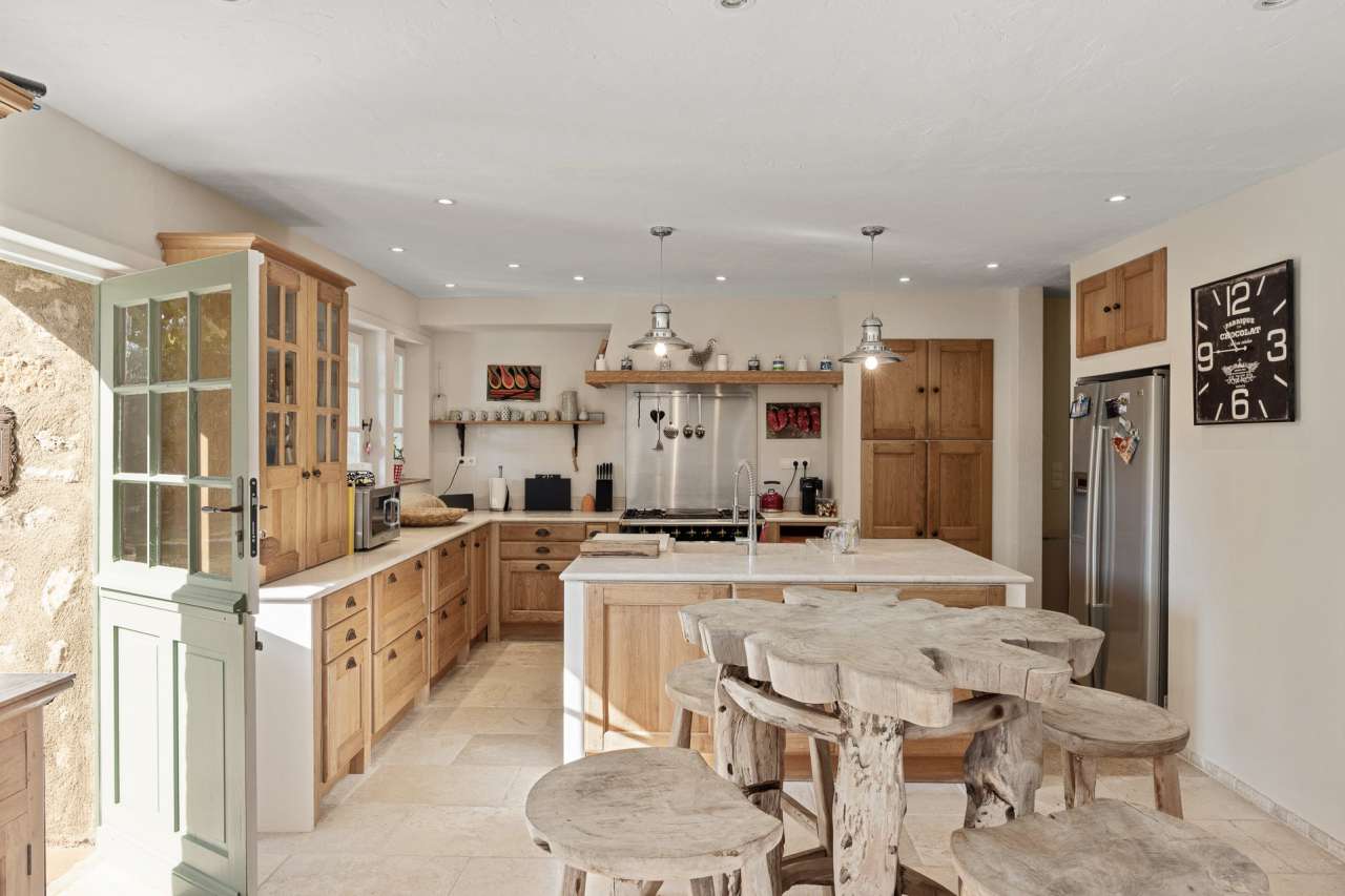 Ideally situated within total peace and quiet in Tourrettes sur Loup, this