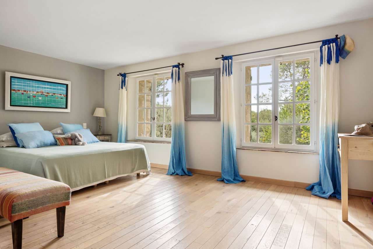 Ideally situated within total peace and quiet in Tourrettes sur Loup, this