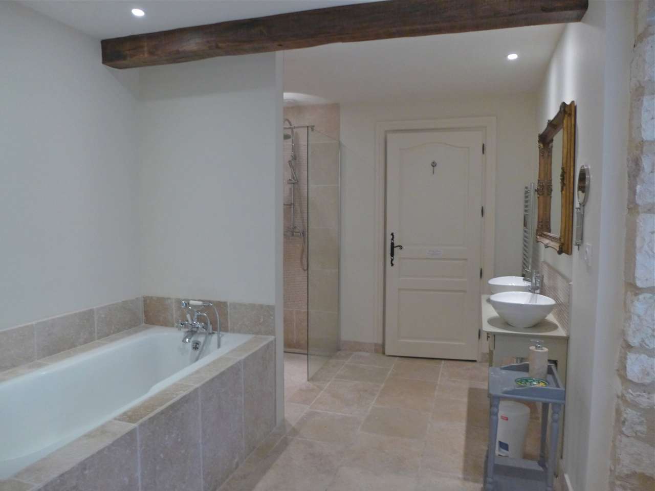 Absolutely beautiful renovated 10 bedroom historical French Chateau with se