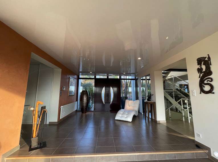 Unique opportunity to acquire a stunning 4 bedroom contemporary architect-d