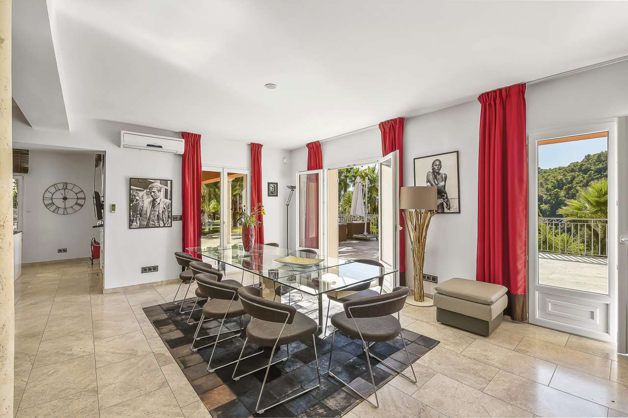 Luxurious and beautifully presented 7 bedroom neo-Provencal style villa, wi