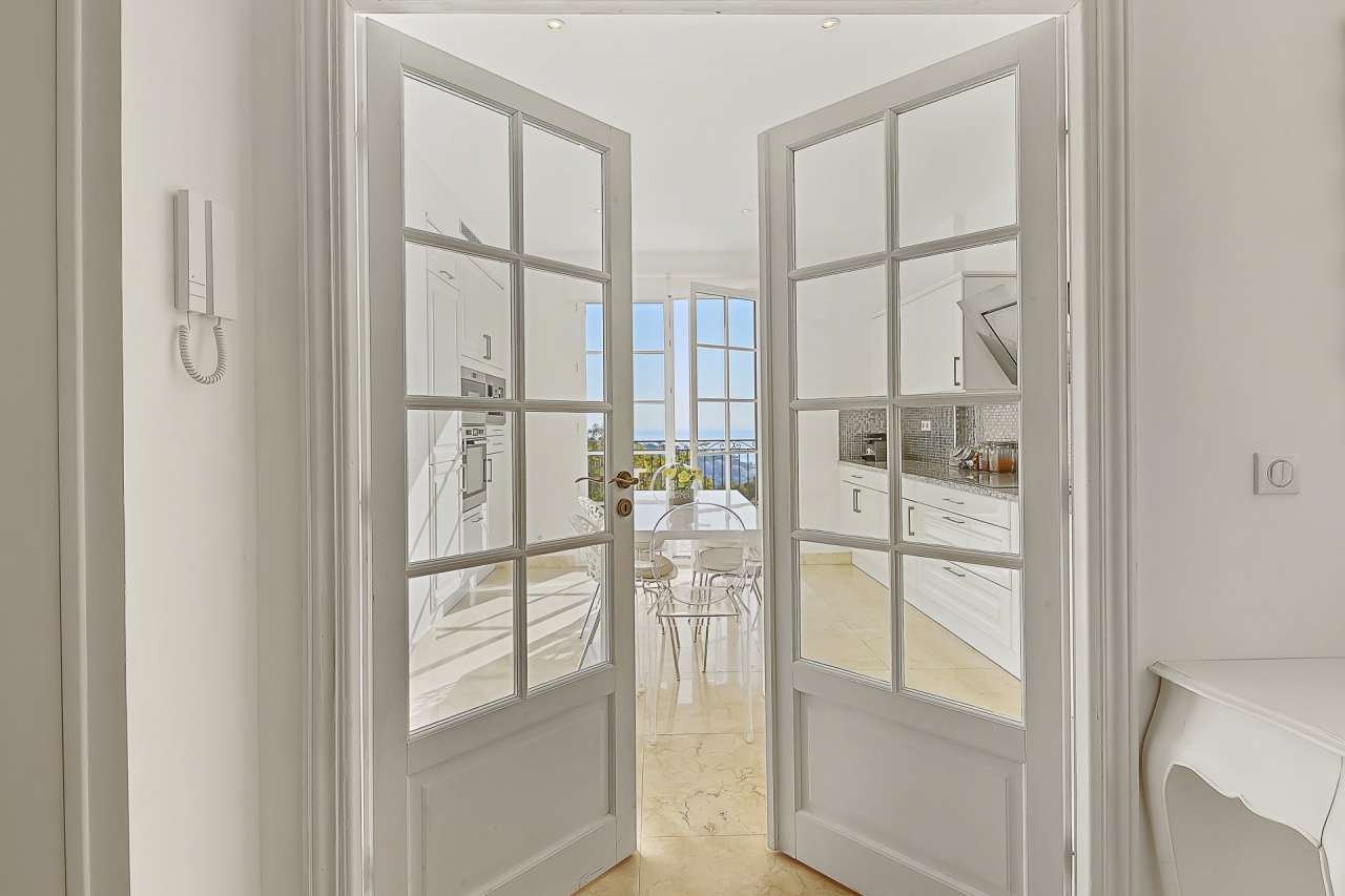 Luxurious 4 bedroom villa situated in an elevated position on the heights o