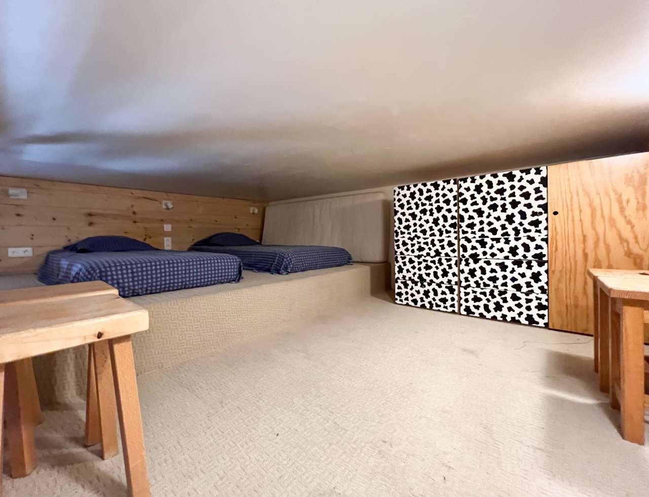 Cosy and beautifully presented 1 bedroom ski in ski out apartment, with a l