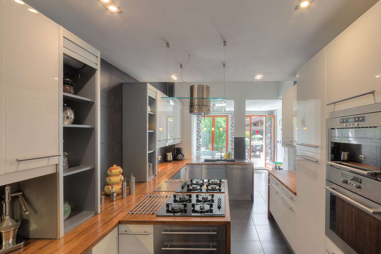 Wonderful opportunity to acquire a very well presented, fully furnished 14