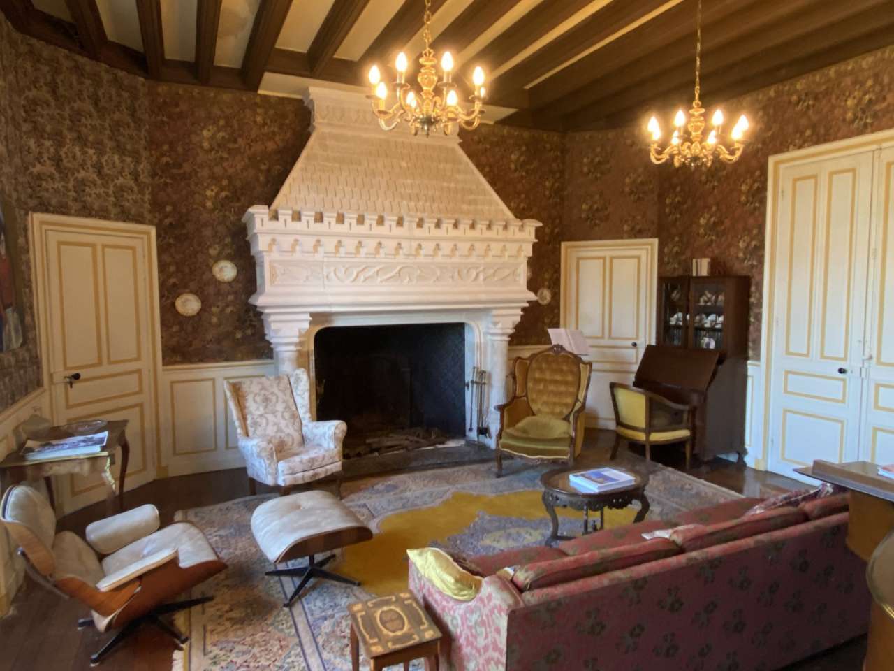Stunning 7 bedroom, fairy-tale 12 Century chateau, with stunning countrysid