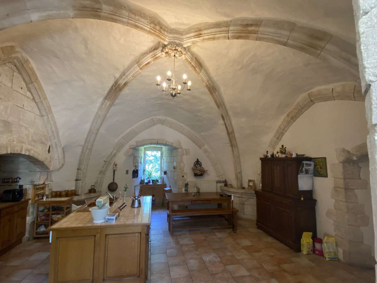 Stunning 7 bedroom, fairy-tale 12 Century chateau, with stunning countrysid