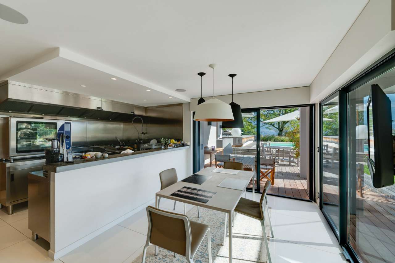 Modern and spacious 4 bedroom designer home, with a total beautifully prese