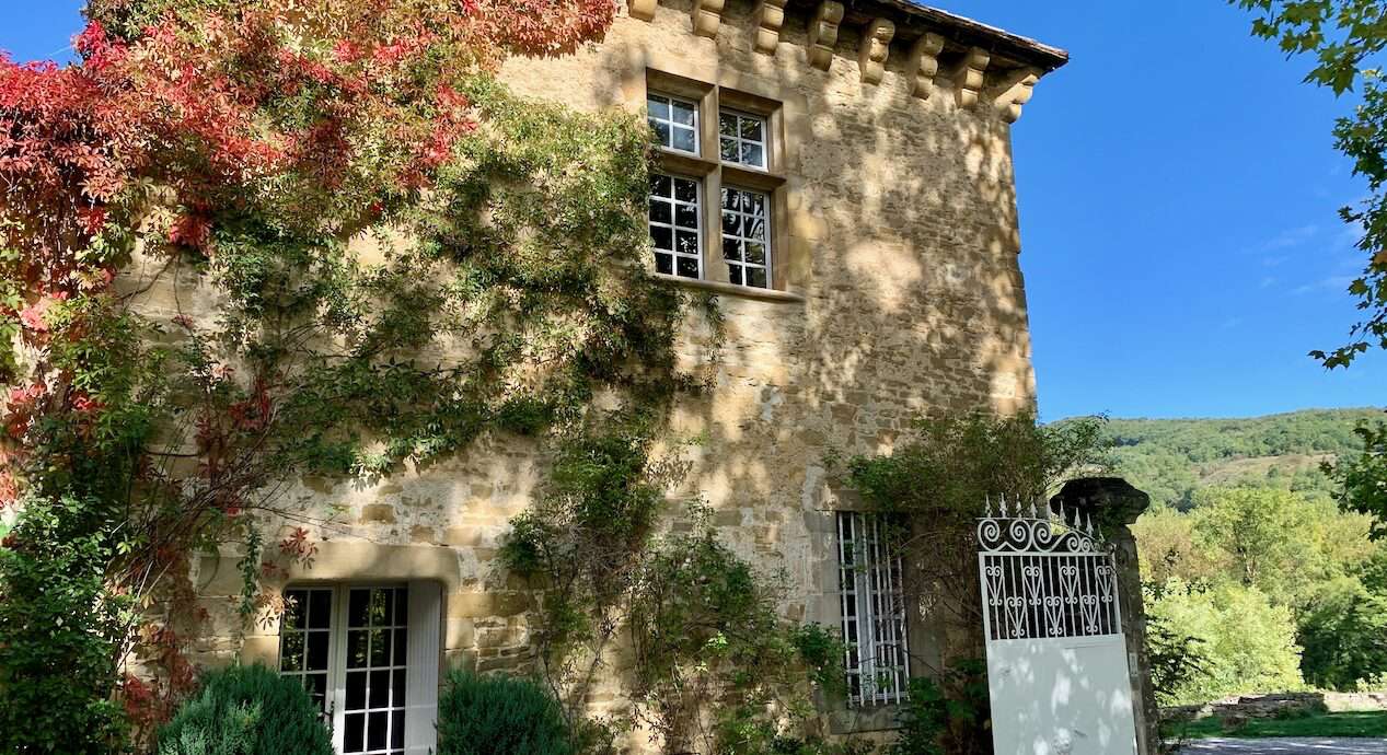 Magnificent and completely refurbished 19 bedroom historical property, with