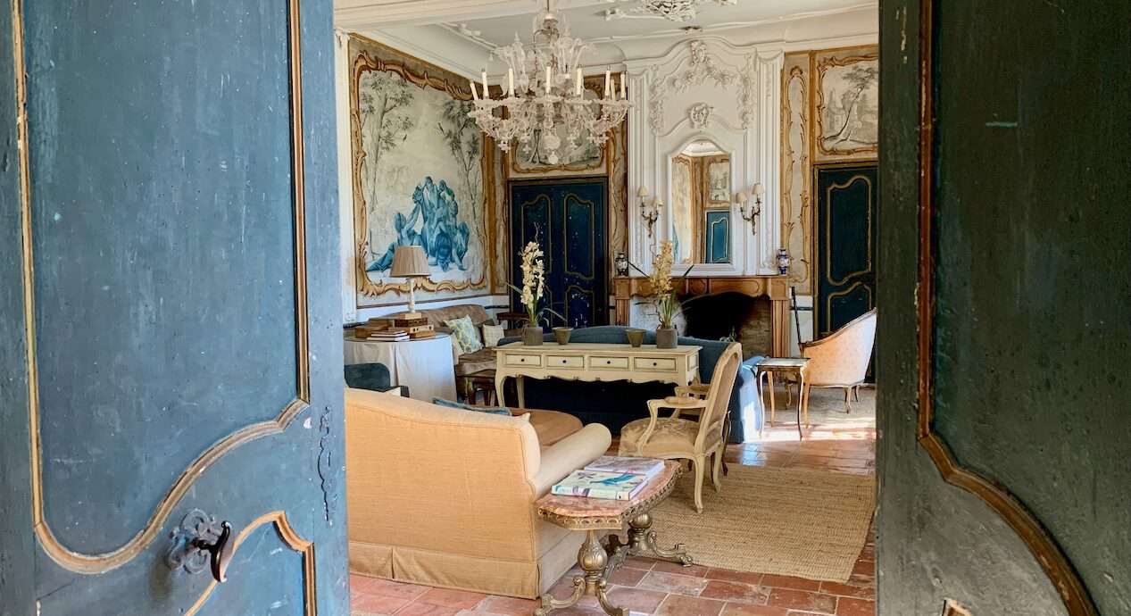 Magnificent and completely refurbished 19 bedroom historical property, with