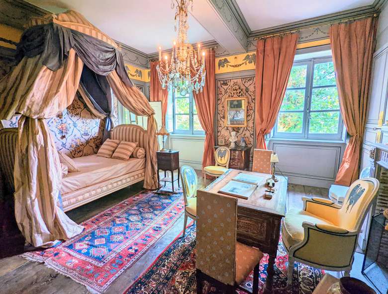 Unique opportunity to acquire an exquisite 9 bedroom Maison de Maitre, nest