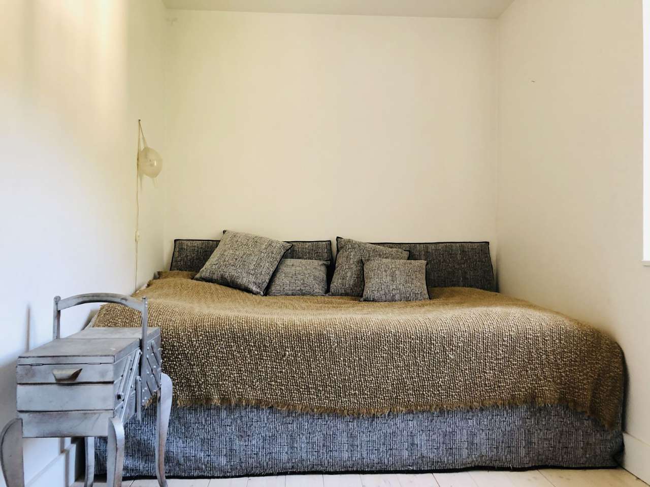 Beautifully renovated, spacious and luxurious 7 bedroom duplex apartment en