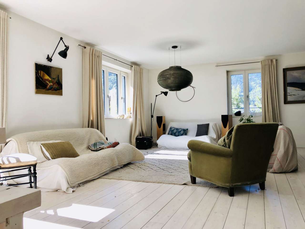 Beautifully renovated, spacious and luxurious 7 bedroom duplex apartment en