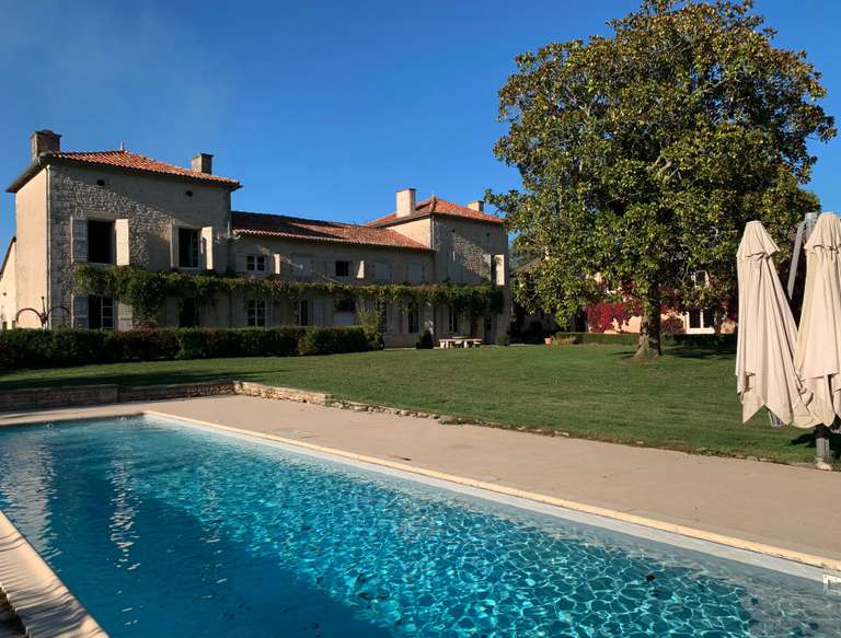 Nestling in over 11 acres of glorious land is this fabulous South East faci