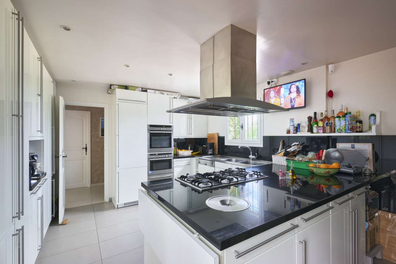 Enjoying panoramic sea views across the vineyards from its ideal location n