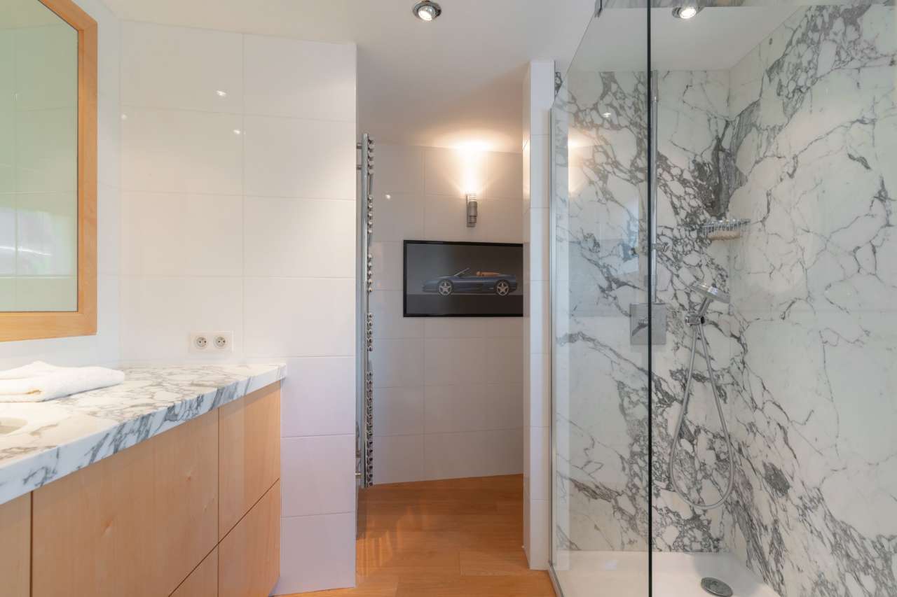 With panoramic sea views, this superb 4 bedroom villa has a total spacious