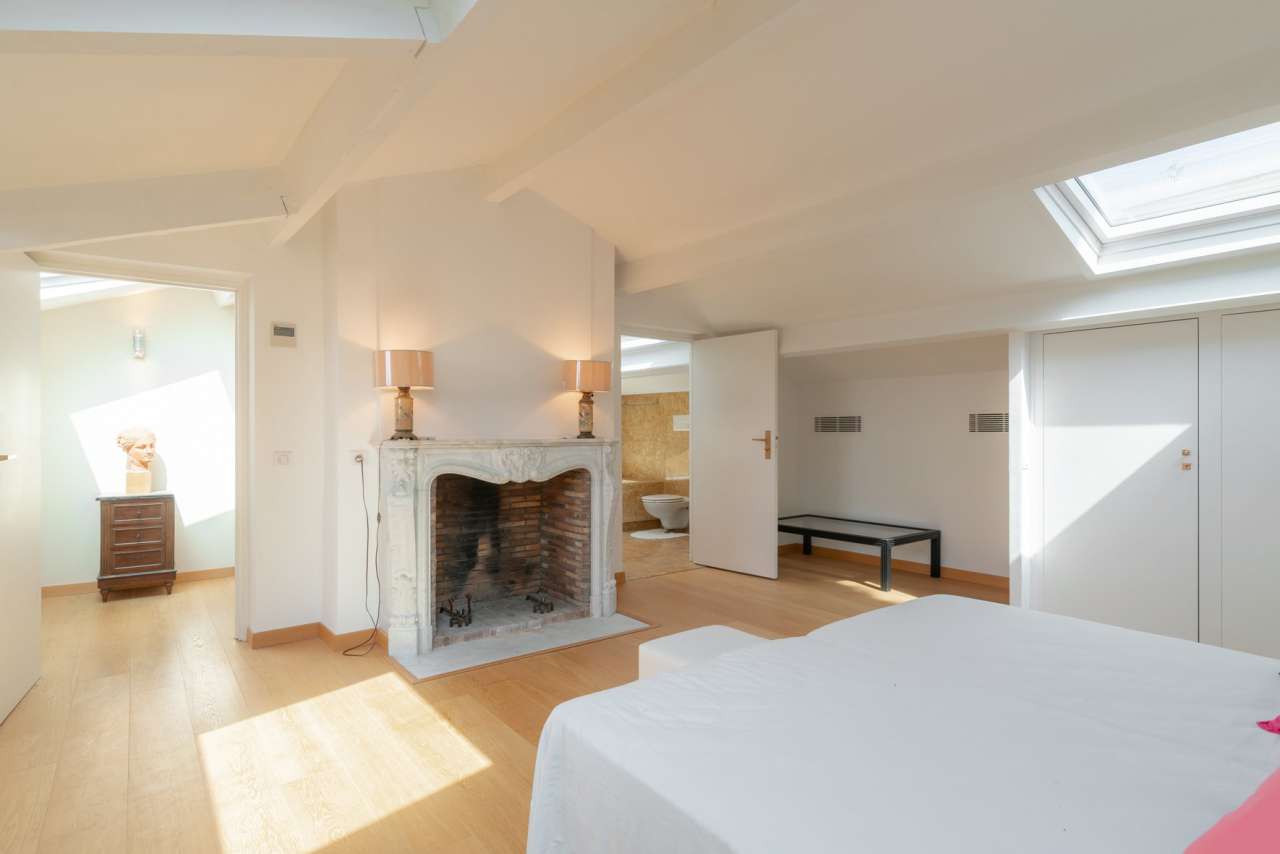 With panoramic sea views, this superb 4 bedroom villa has a total spacious