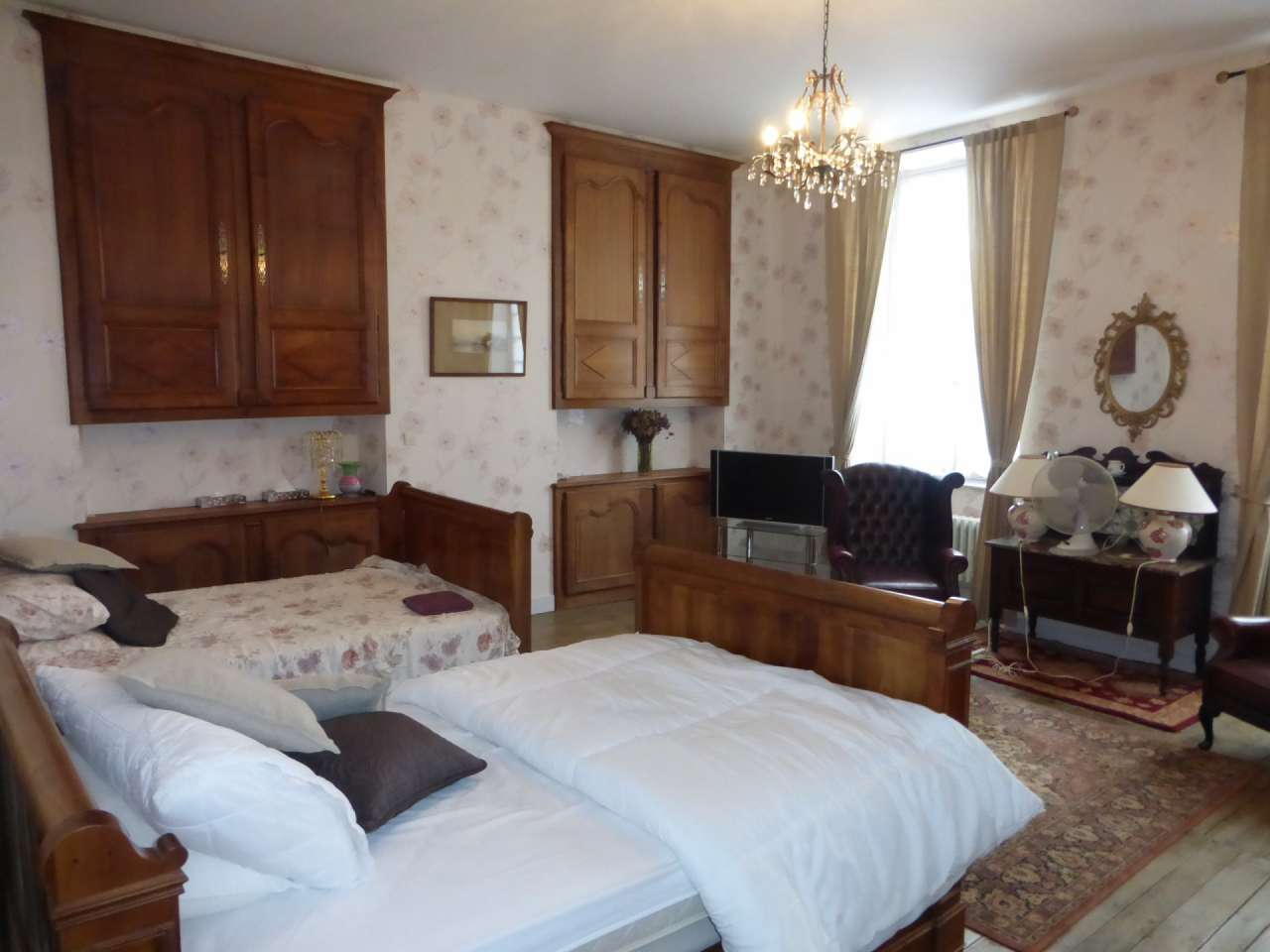 Beautifully and sympathetically renovated 9 bedroom stone built manor house