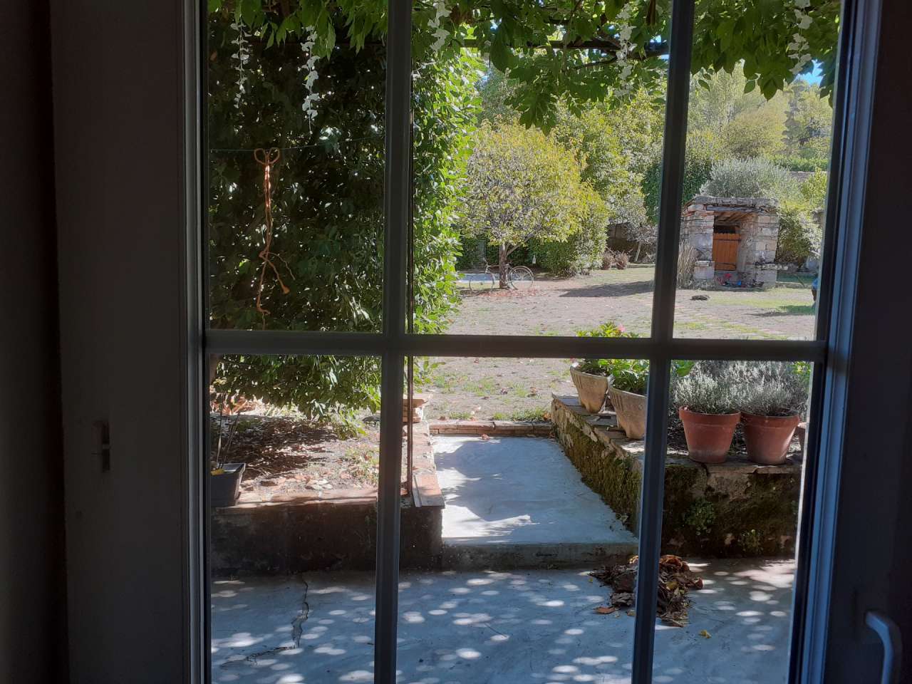 Wonderful opportunity for a lifestyle change with this 5-bedroom Nineteenth