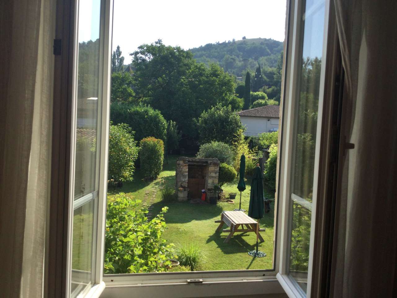 Wonderful opportunity for a lifestyle change with this 5-bedroom Nineteenth