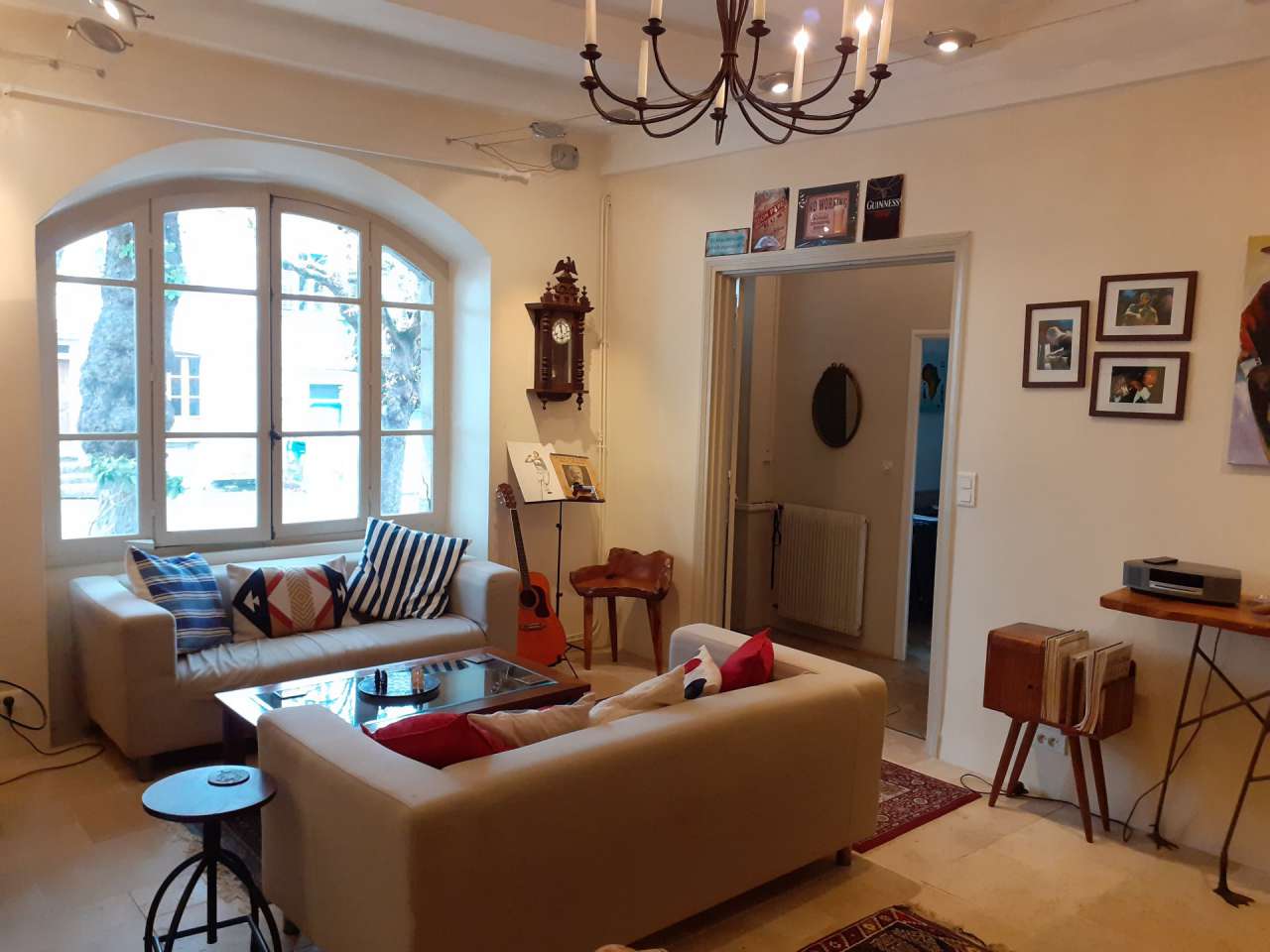 Wonderful opportunity for a lifestyle change with this 5-bedroom Nineteenth